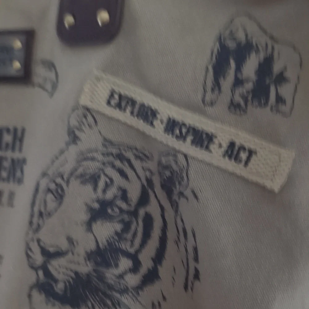 Busch Gardens Canvas Tote Bag with Animal Prints New With Tags - Picture 7 of 16